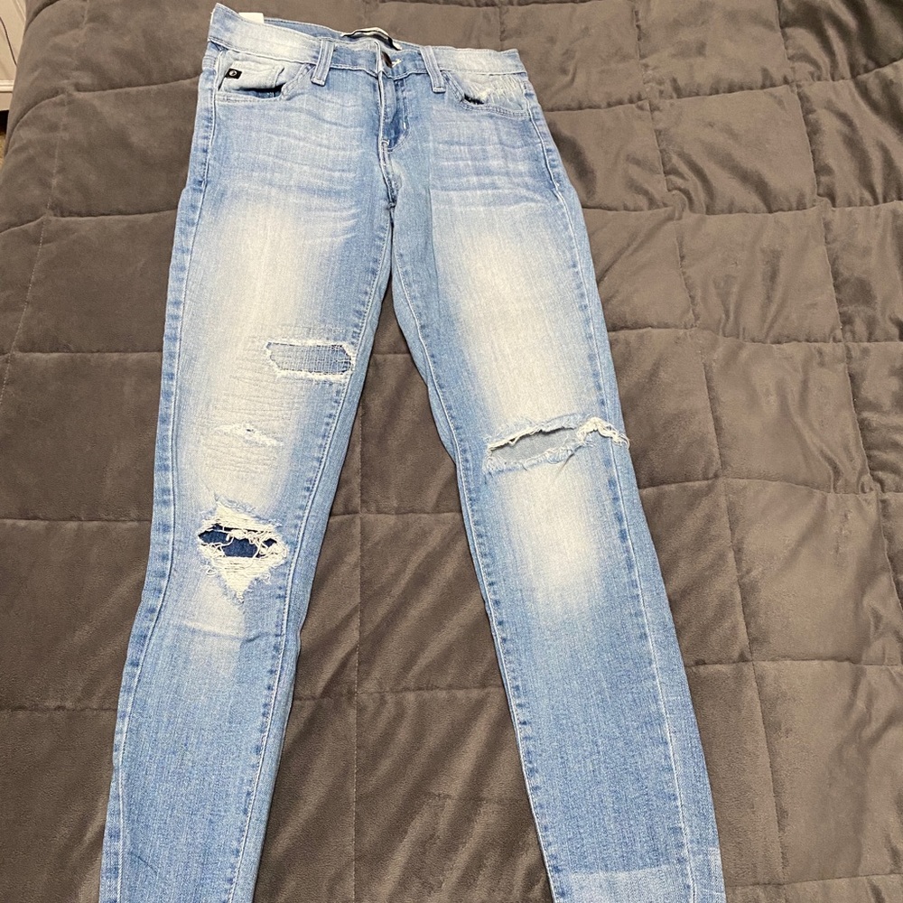 Destructed KanCan skinny Jean